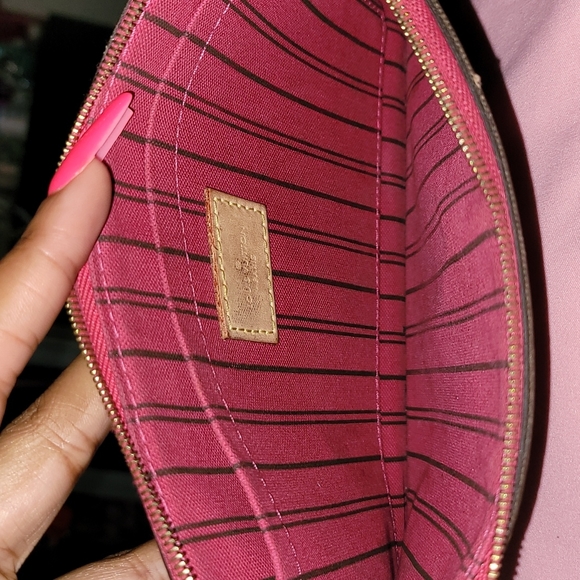 Louis Vuitton Pouchette - Picture 2 of 3